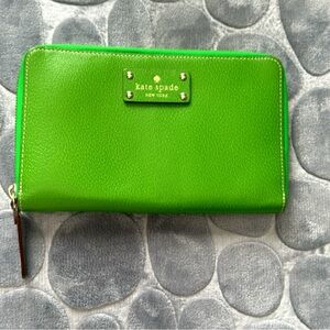 Kate Spade Green Leather Wallet with Zip-Around Style